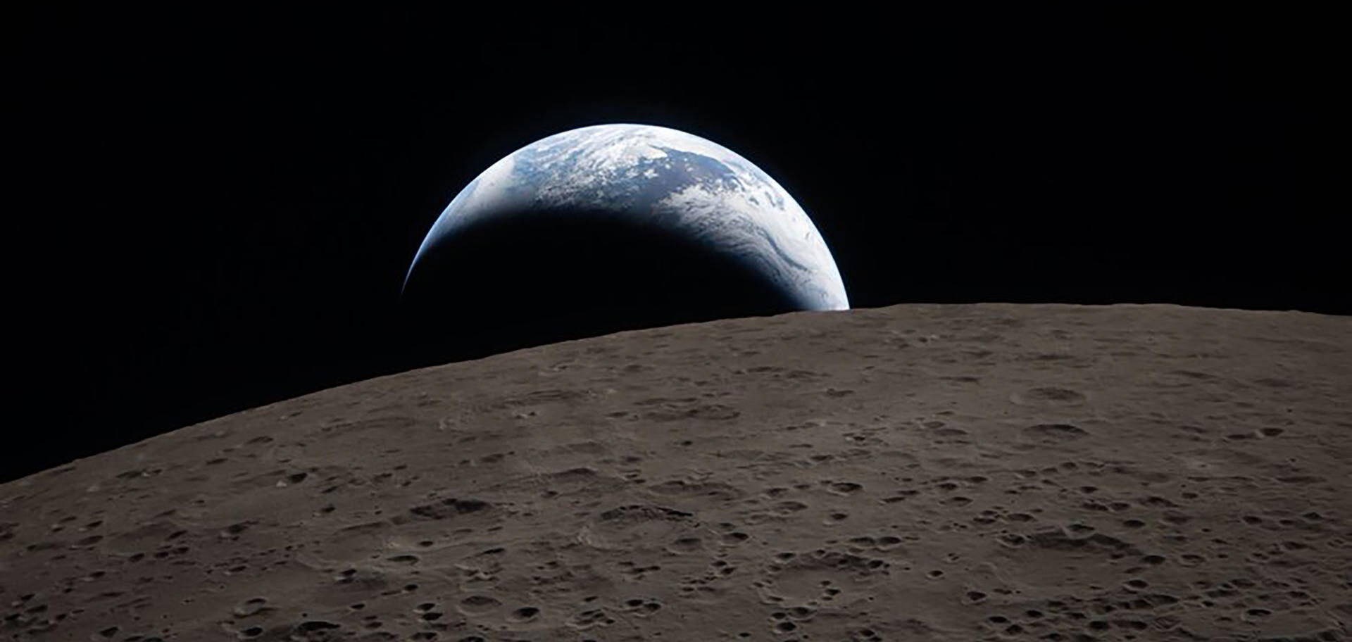 Fotografía cedida por la NASA de una imagen tomada por integrantes de la tripulación de la misión Artemis II