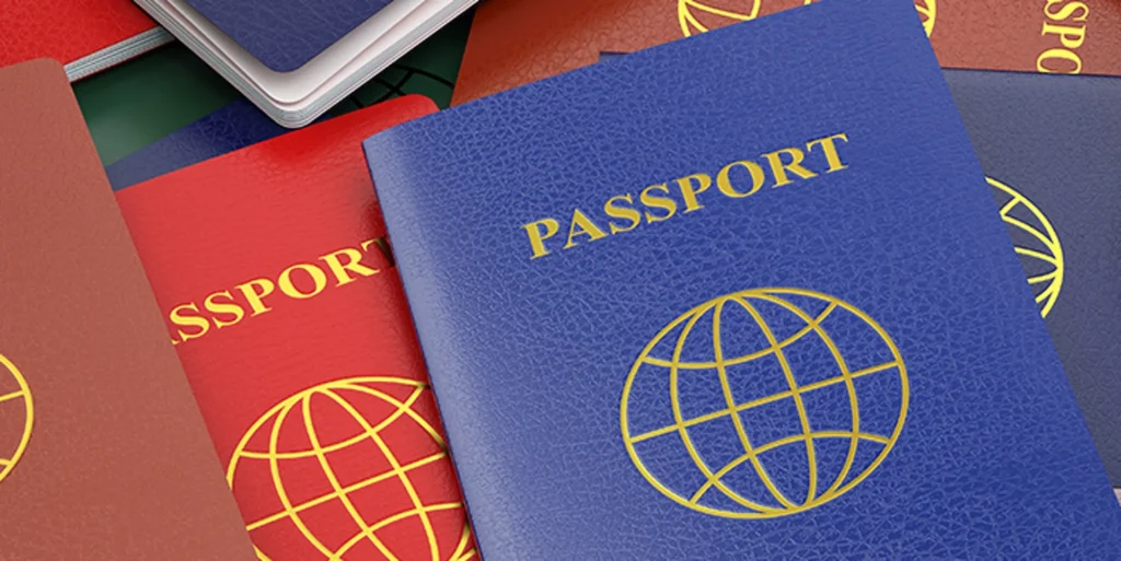 EE.UU. revoca pasaportes por deuda infantil mayor a US$2,500
