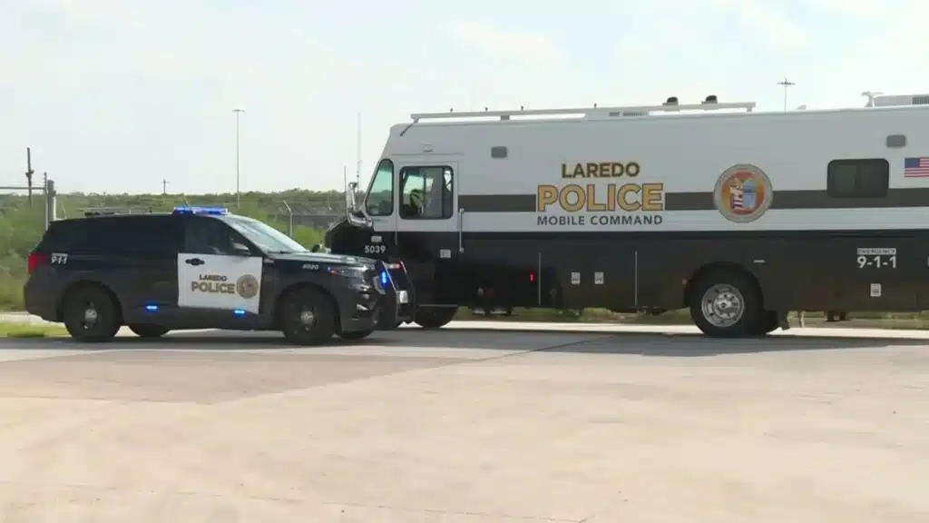 Hallan varios muertos en condiciones extremas dentro de un vagón en Texas