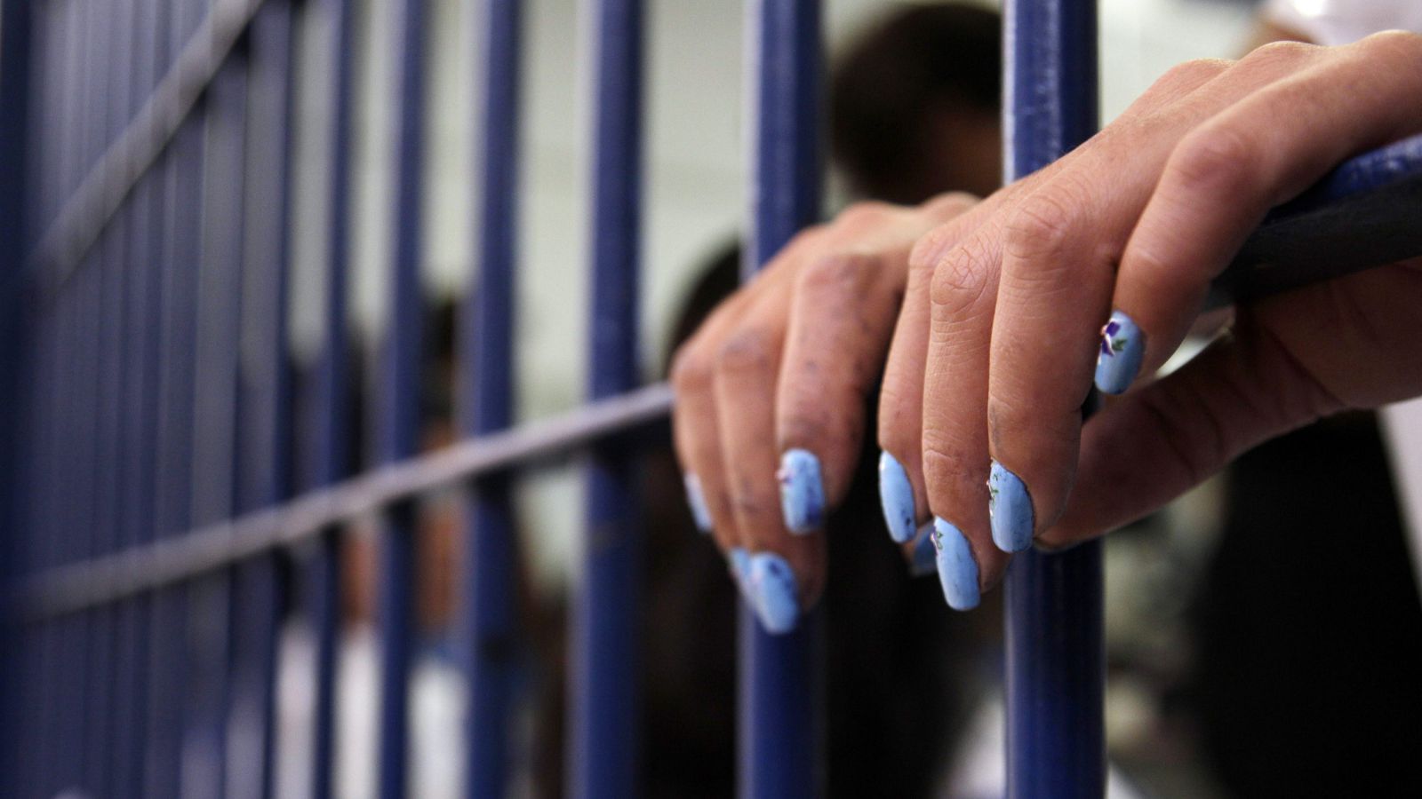 Condenan a 30 años a mujer por matar hijastra de 3 años