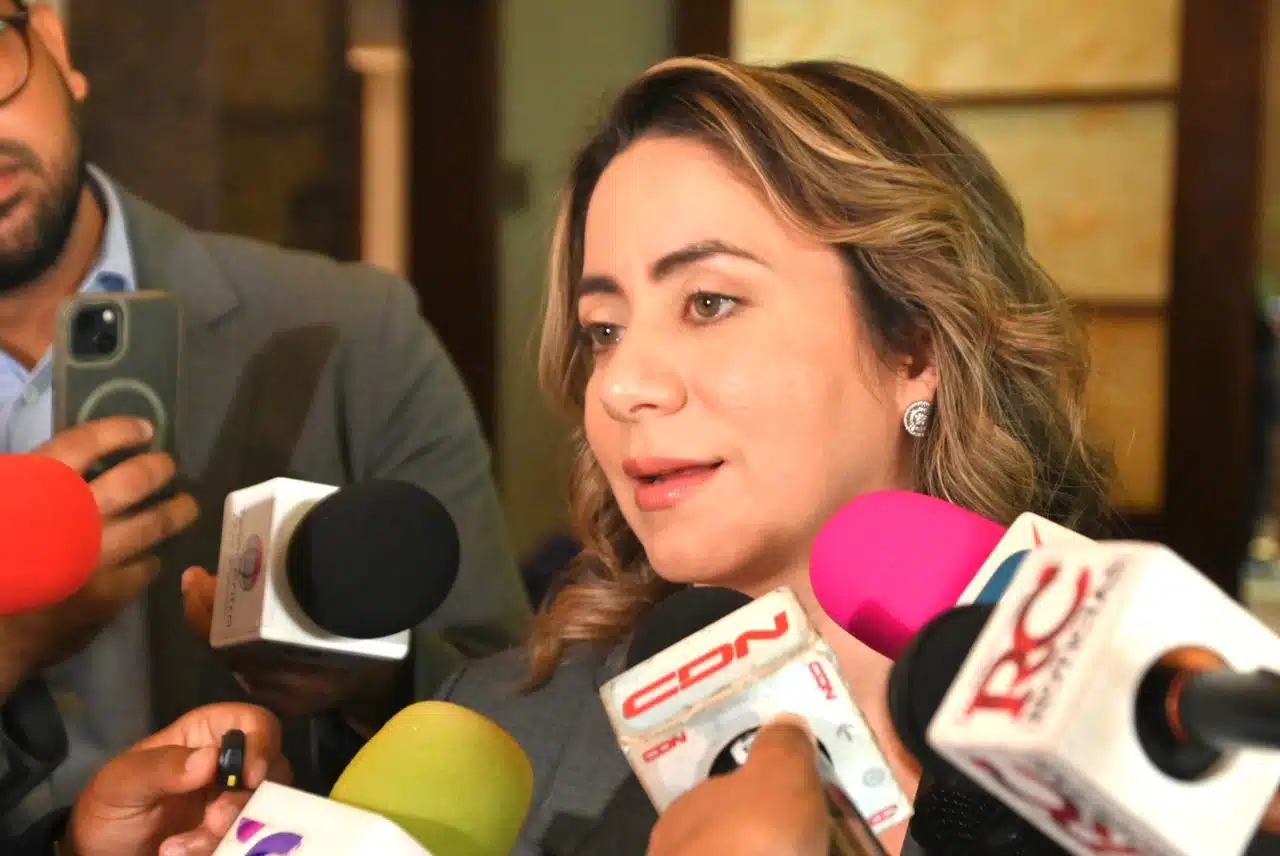 Ministra de la Mujer, Gloria Reyes
