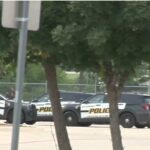 Arrestan mujer luego de que sus hijos fueran hallados muertos en Texas.