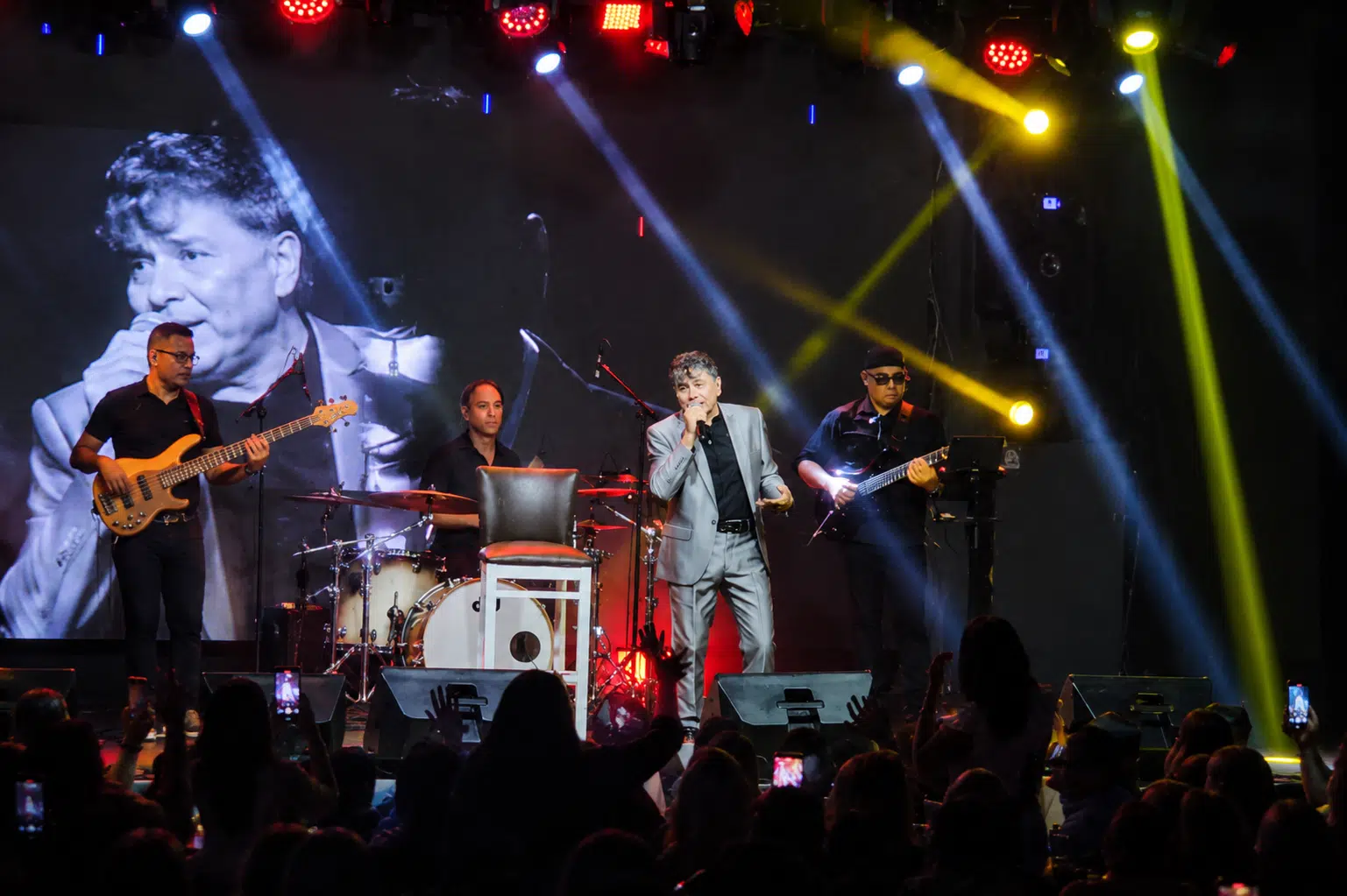 Álvaro Torres vive emotivo reencuentro con su público en Hard Rock Santo Domingo / Karina Jiménez