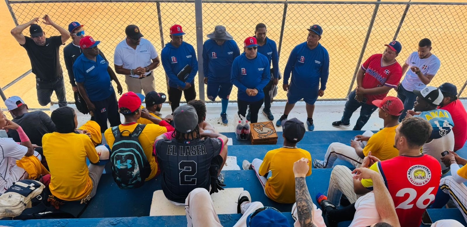 La Federación Dominicana de Softbol, en un trabajo coordinado con la Gerencia de Selecciones Nacionales, el Comité Ejecutivo, la Dirección Técnica y la Administración, completaron una primera etapa de Try-out a nivel nacional, donde evaluaron 189 jugadores que fueron registrados en el banco de datos del organismo. (Prensa-Fedosa)