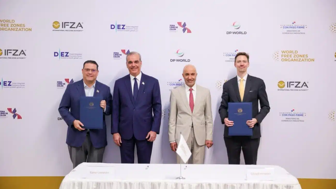 Gobierno y Organización Mundial de Zonas Francas firman memorando.
