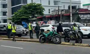 Digesett investiga incidente en donde motorista resultó herido por un agente en Santiago