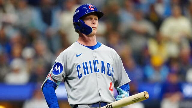 El jardinero de los Chicago Cubs, Pete Crow-Armstrong, recibió una multa de monto no revelado tras un altercado verbal con una espectadora durante la derrota del domingo ante los Chicago White Sox