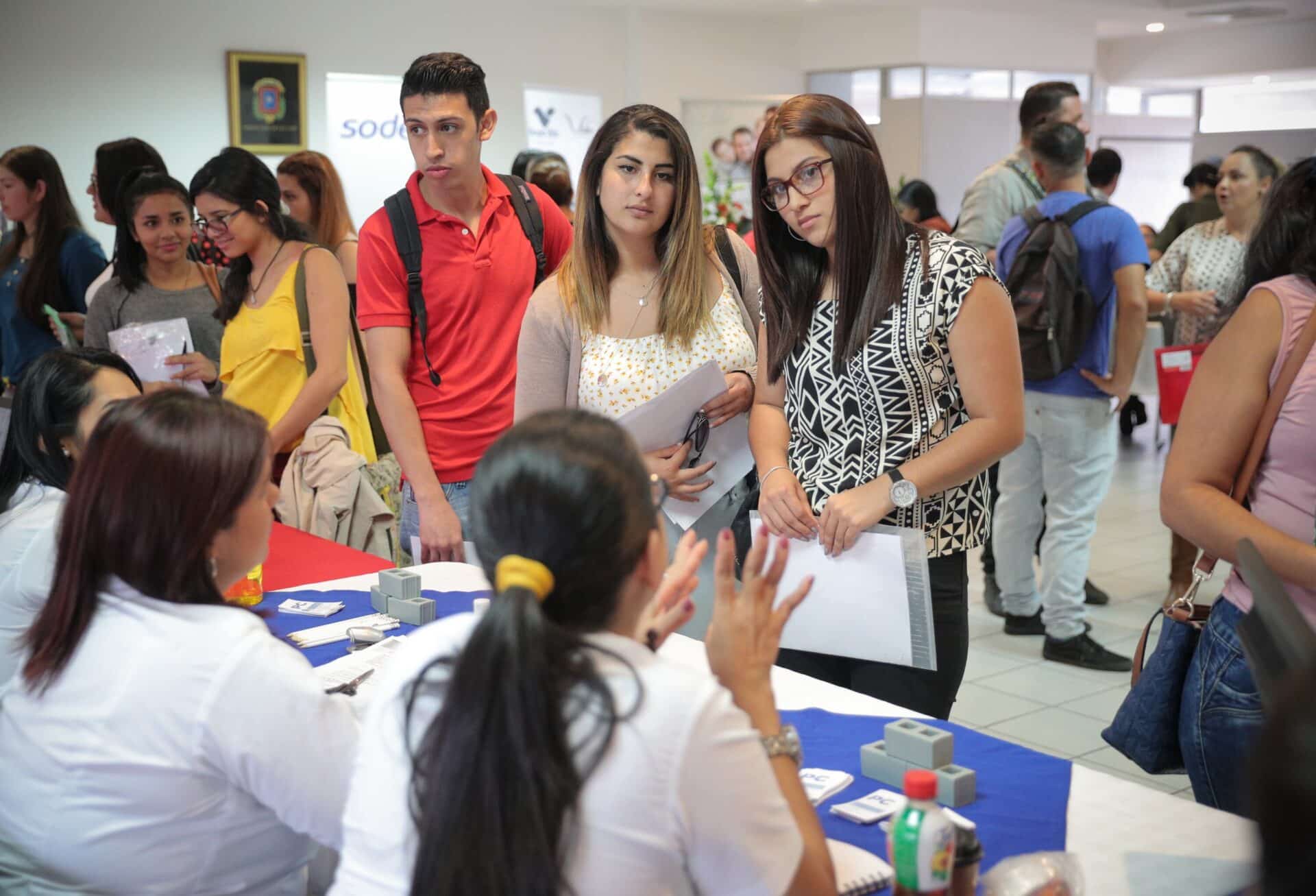 Convocan a plazas laborales de Baní hacia Punta Cana