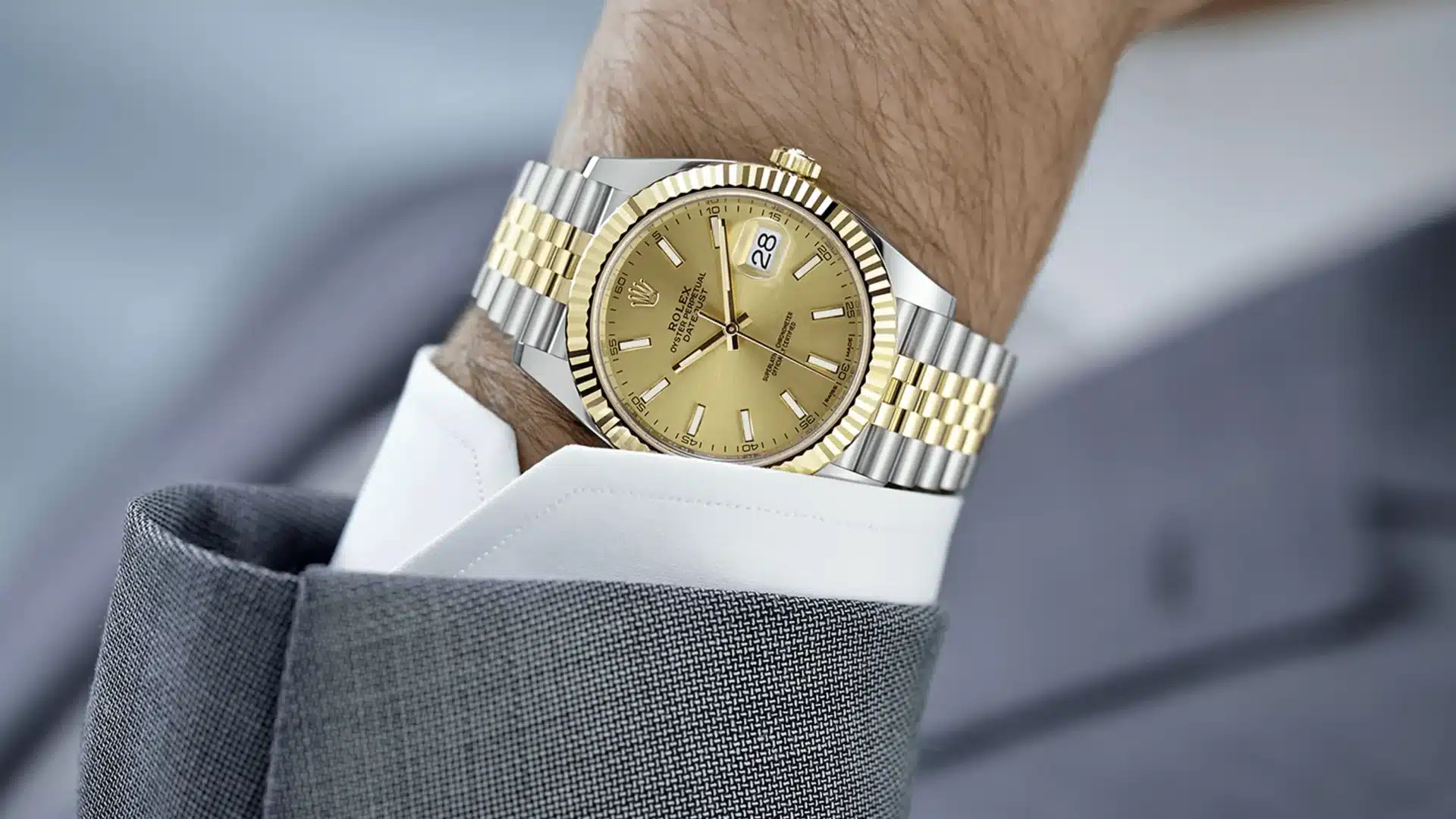 Denuncian retención de relojes Rolex y cadenas en Aduanas del AILA