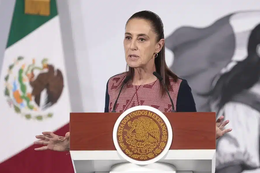 La presidenta de México, Claudia Sheinbaum, durante una rueda de prensa el 25 de mayo de 2026. EFE/ José Méndez.