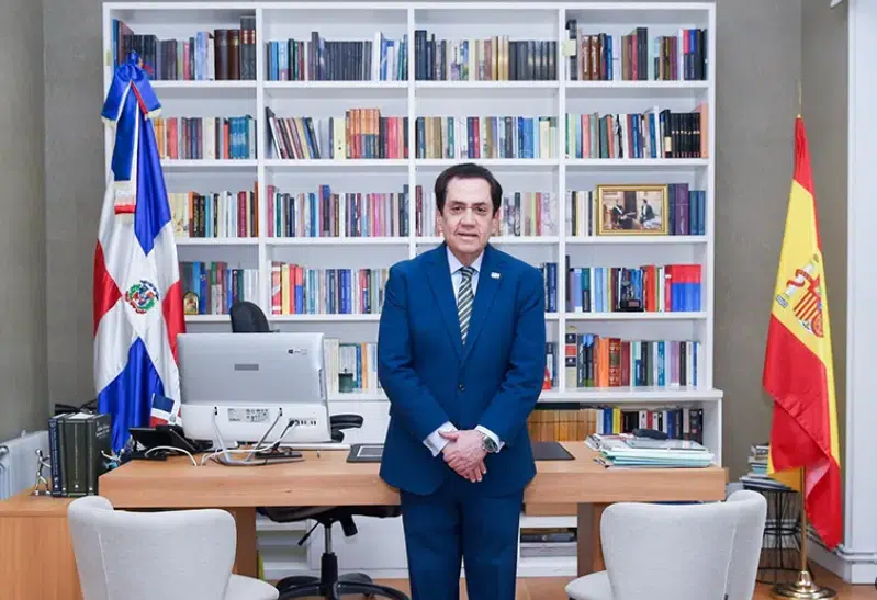 Abinada designó a Tony Raful como embajador en Guinea Ecuatorial