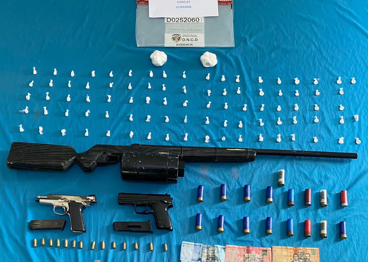 Drogas y armas incautadas en San Cristóbal.