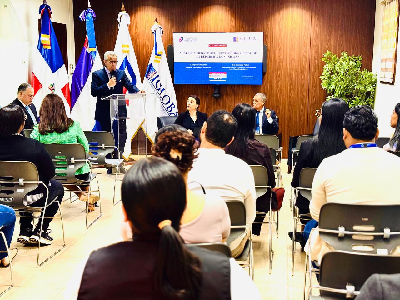 La actividad reunió a destacados juristas nacionales e internacionales, así como a jueces y aspirantes a jueces, como parte del proceso de formación continua que realiza la ENJ para los administradores de justicia del país.