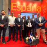 Euri Cabral eleva “figura y devoción” de Juan Luis Guerra, tras lanzar un libro en su honor