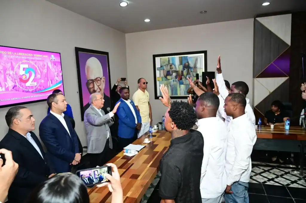 Reunión política del PLD con Danilo Medina en un evento en República Dominicana.