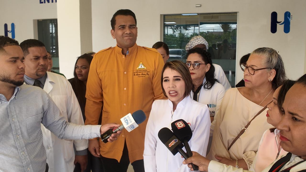 Médicos del Hospital Vinicio Calventi realizan vigilia.