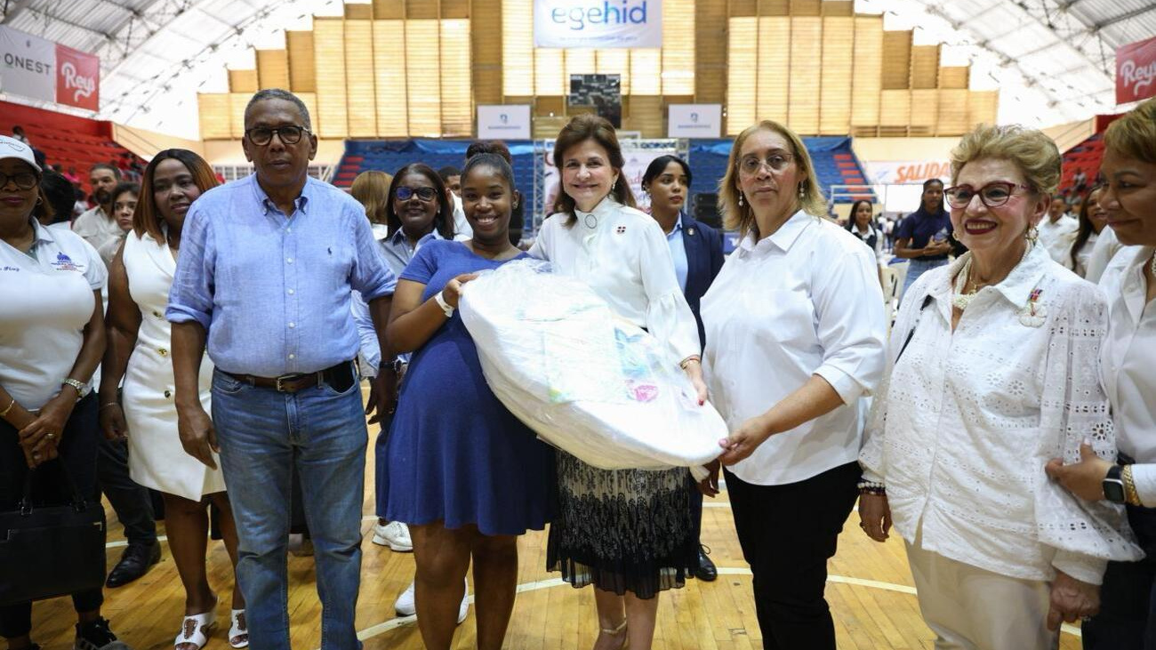 Vicepresidenta comienza jornada “Madres que Sostienen”, apoyo y reconocimiento a las madres dominicanas