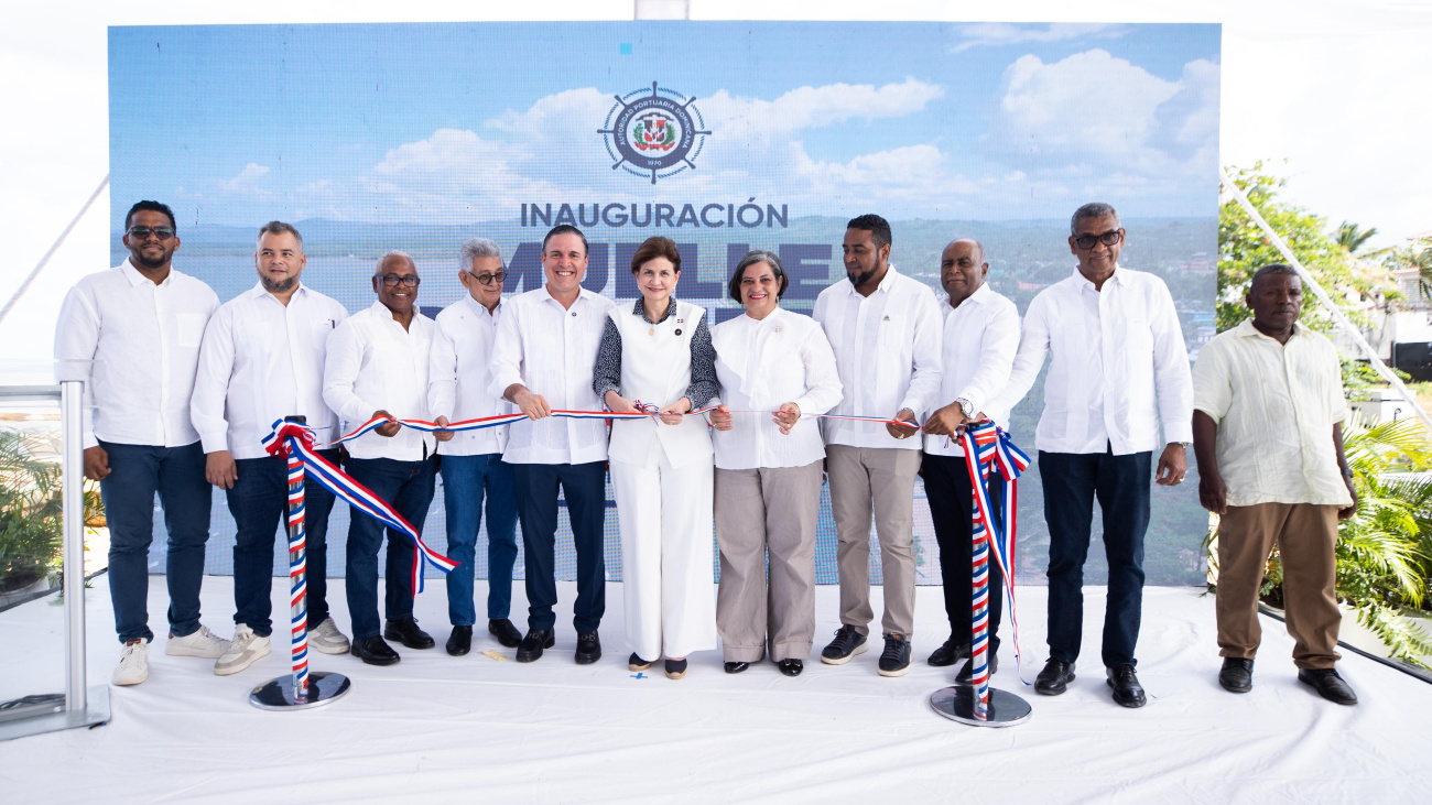 Vicepresidenta entrega obras importantes para los comunitarios de Sabana de la Mar