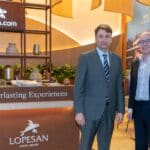 El acuerdo estratégico fue ratificado por el director general de Lopesan Hotel Group, José Alba, el director comercial, Juan Santana, y el CEO de Thynk, Pascal Petit.