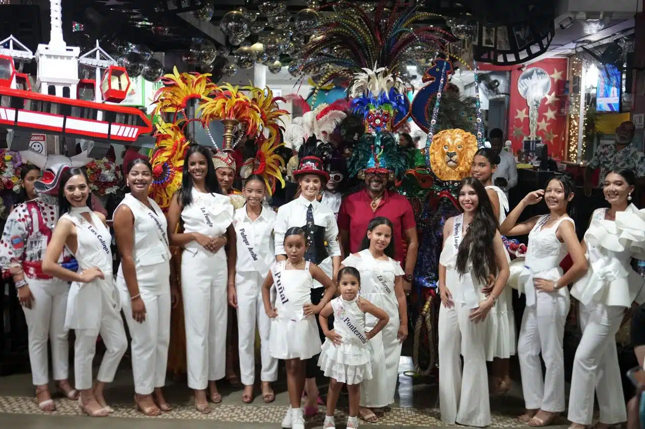 Candidatas a Reina Infantil del Carnaval de Santiago