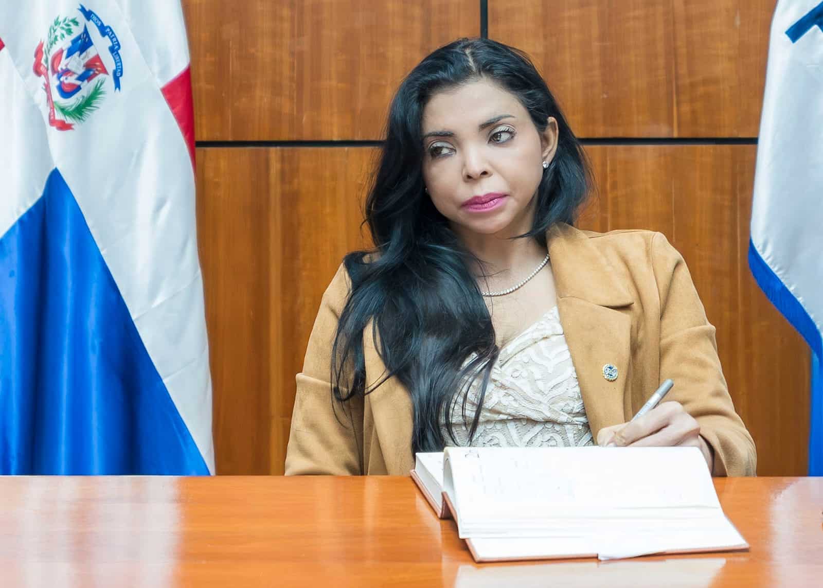 Procuradora general de la República, Yeni Berenice Reynoso