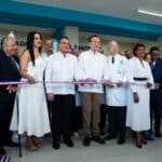 El ministro del MIVHED Víctor – Ito – Bisonó, estuvo acompañado por el director del SNS, Julio Landrón; el asesor del Poder Ejecutivo en materia de Salud, Julio Feris Iglesias; el director del Hospital General Vinicio Calventi, José Alfredo Alfaro; el diputado Sandro Sánchez, y autoridades civiles del municipio Los Alcarrizos.