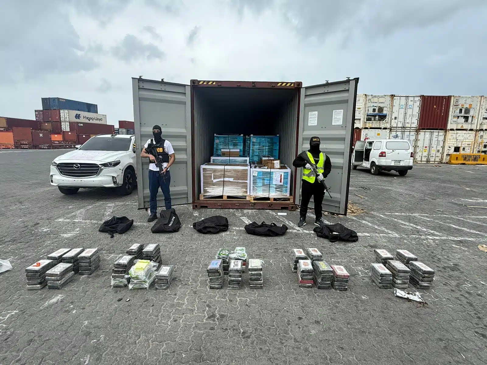 DNCD interviene alijo con 120 paquetes de cocaína camuflados en equipos médicos