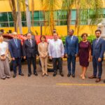 Gobierno recibe equipos de Japón para combatir sargazo