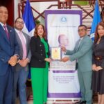 Parlacen reconoce a dos defensores de los derechos humanos dominicanos