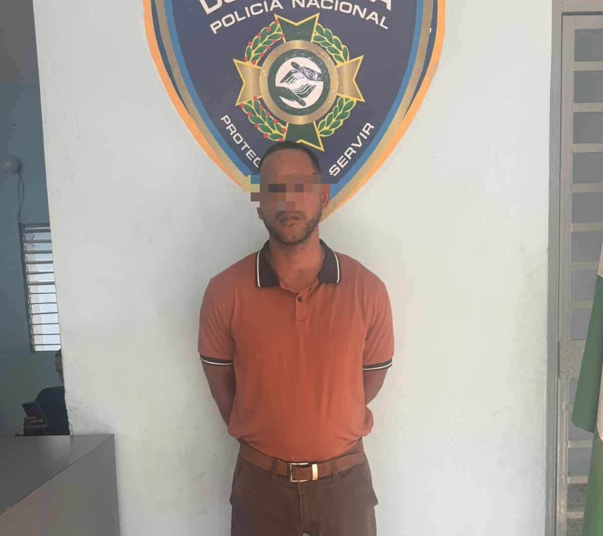 Autoridades detienen a hombre acusado de agredir sexualmente a una menor en Los Guaricanos