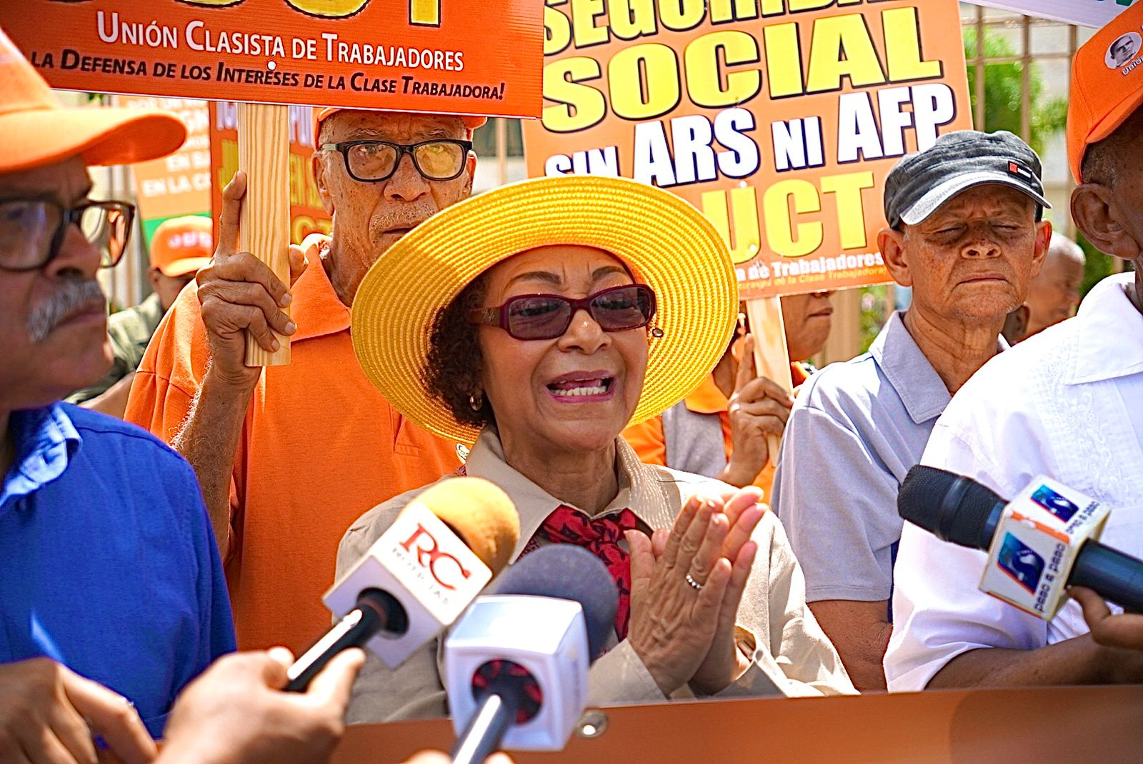 Frente Amplio y organizaciones populares marchan contra "el negocio" de la Seguridad Social