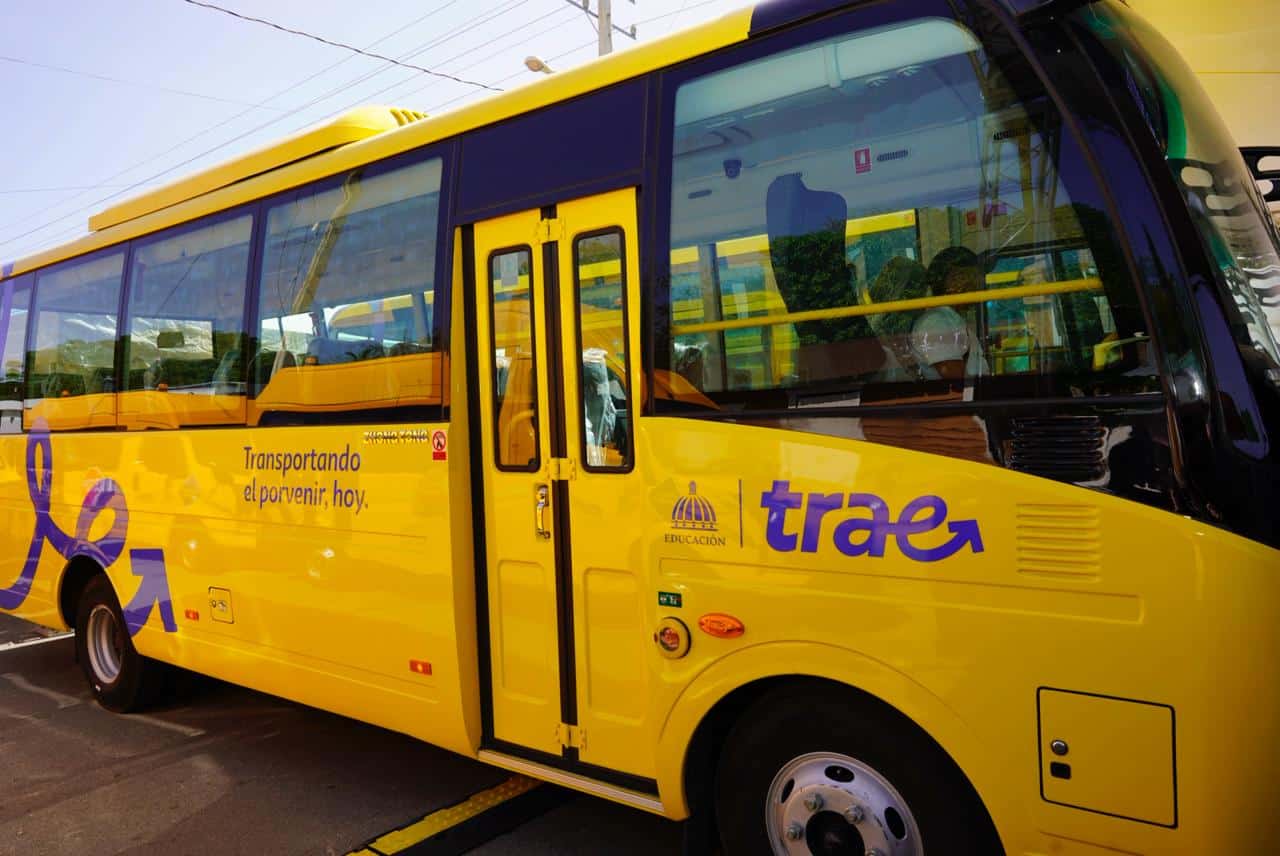 Autobús del Sistema de Transporte Estudiantil (TRAE)