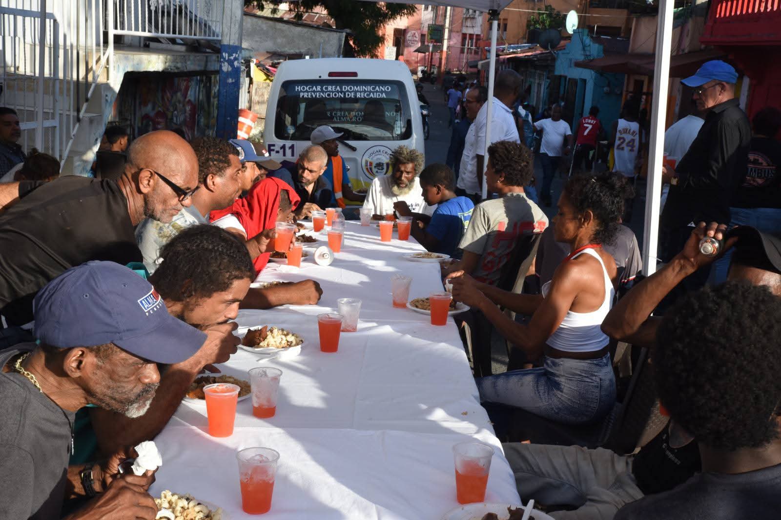 Los ciudadanos, tras ser abordados, decidieron voluntariamente ingresar al programa de recuperación de Hogar Crea Dominicano