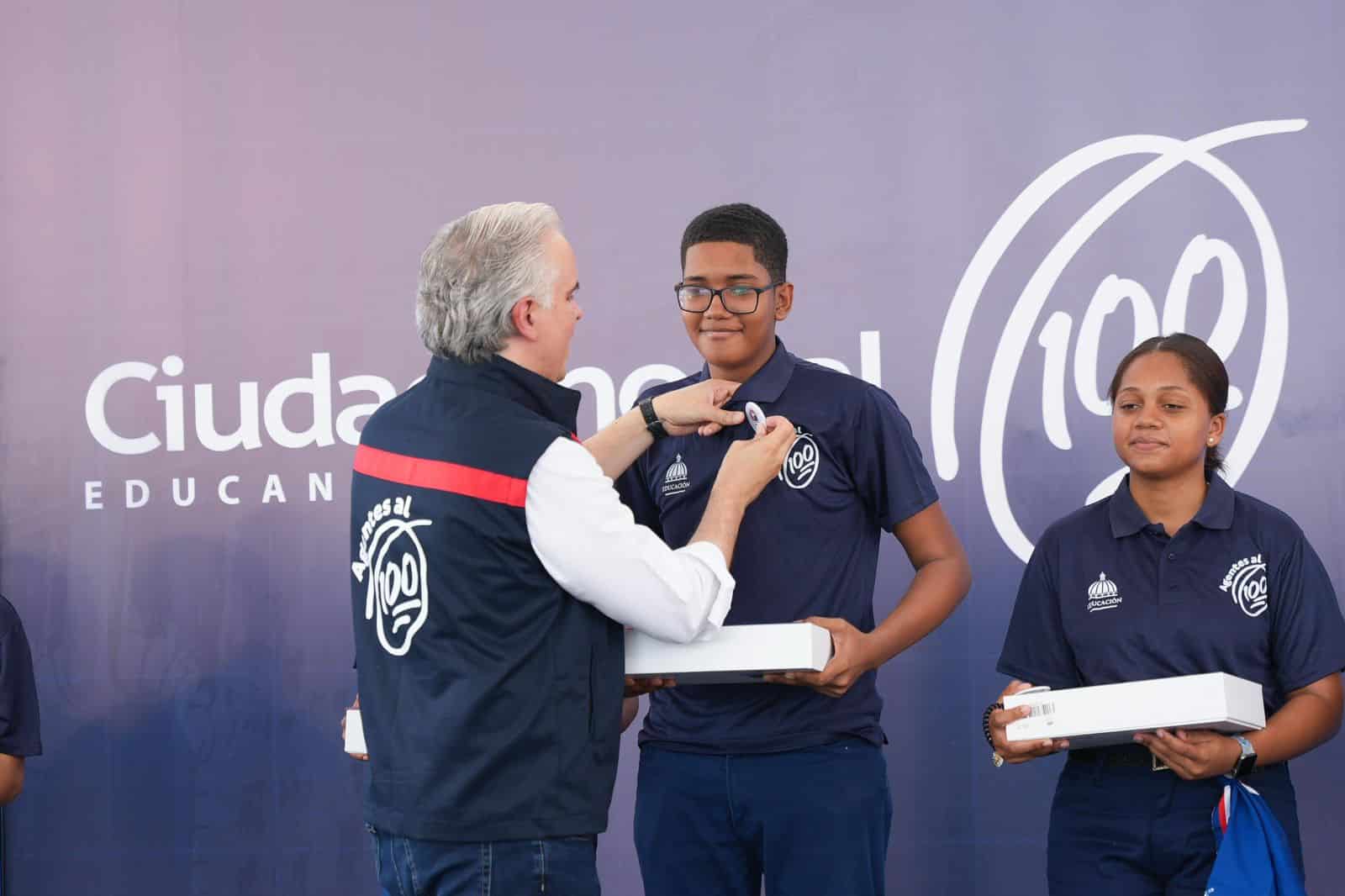 Luis Miguel De Camps, ministro de Educación, durante misión “Defensores de la Democracia”.