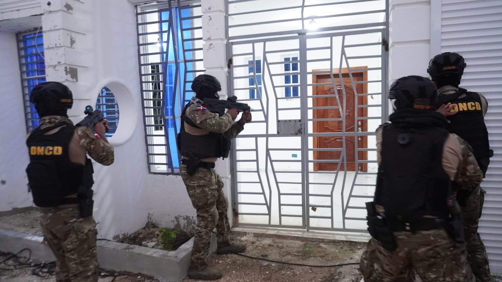 MP detiene a implicados en red de armas ilegales en SD.