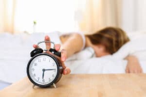 Dormir poco o demasiado acelera el envejecimiento de los órganos