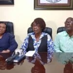 Las enfermeras hablarán con el gobierno y pondrán fin a la huelga.