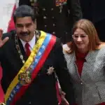 Fotografía de archivo de Nicolás Maduro (i), acompañado por su esposa, Cilia Flores (d), en Caracas (Venezuela). EFE/Miguel Gutiérrez.