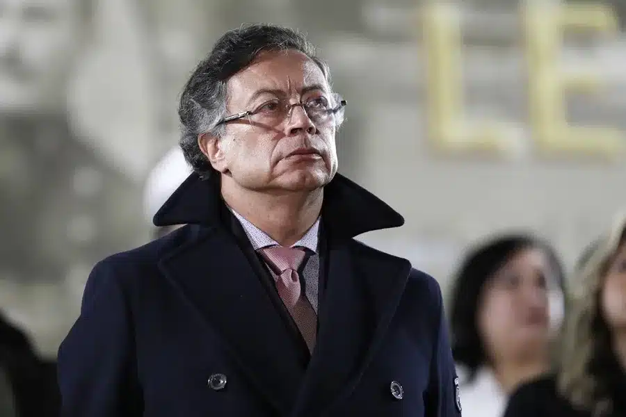 Fotografía de archivo del presidente de Colombia, Gustavo Petro, durante una ceremonia en Bogotá (Colombia). EFE/Carlos Ortega.