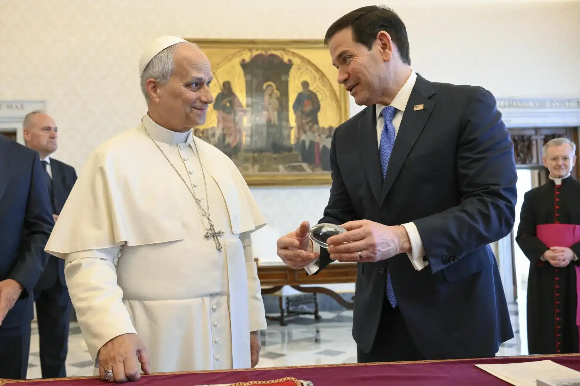 Papa León XIV y Marco Rubio en Vaticano.
