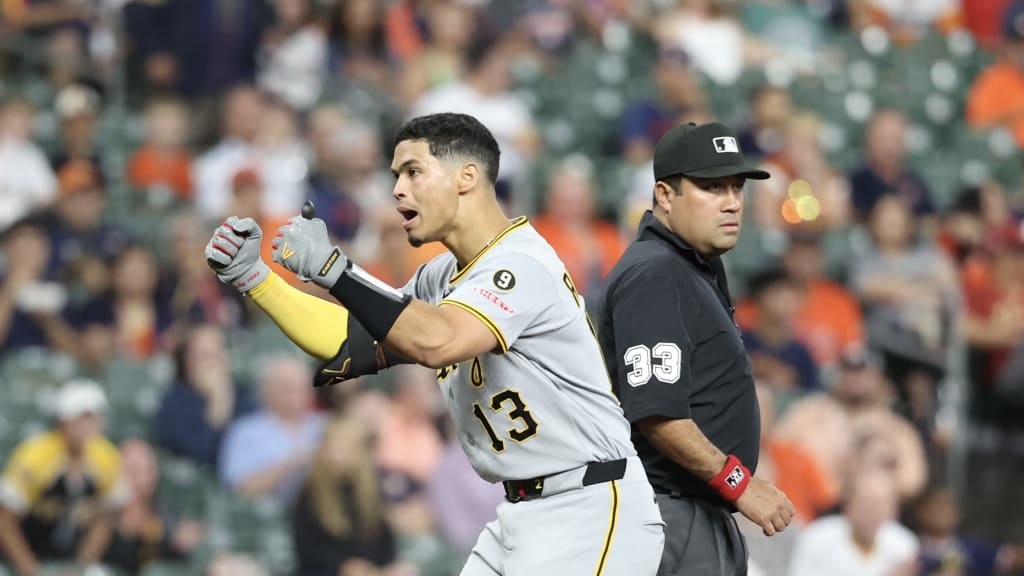 endy rodríguez receptor dominicano con su primer jonrón de la temporada