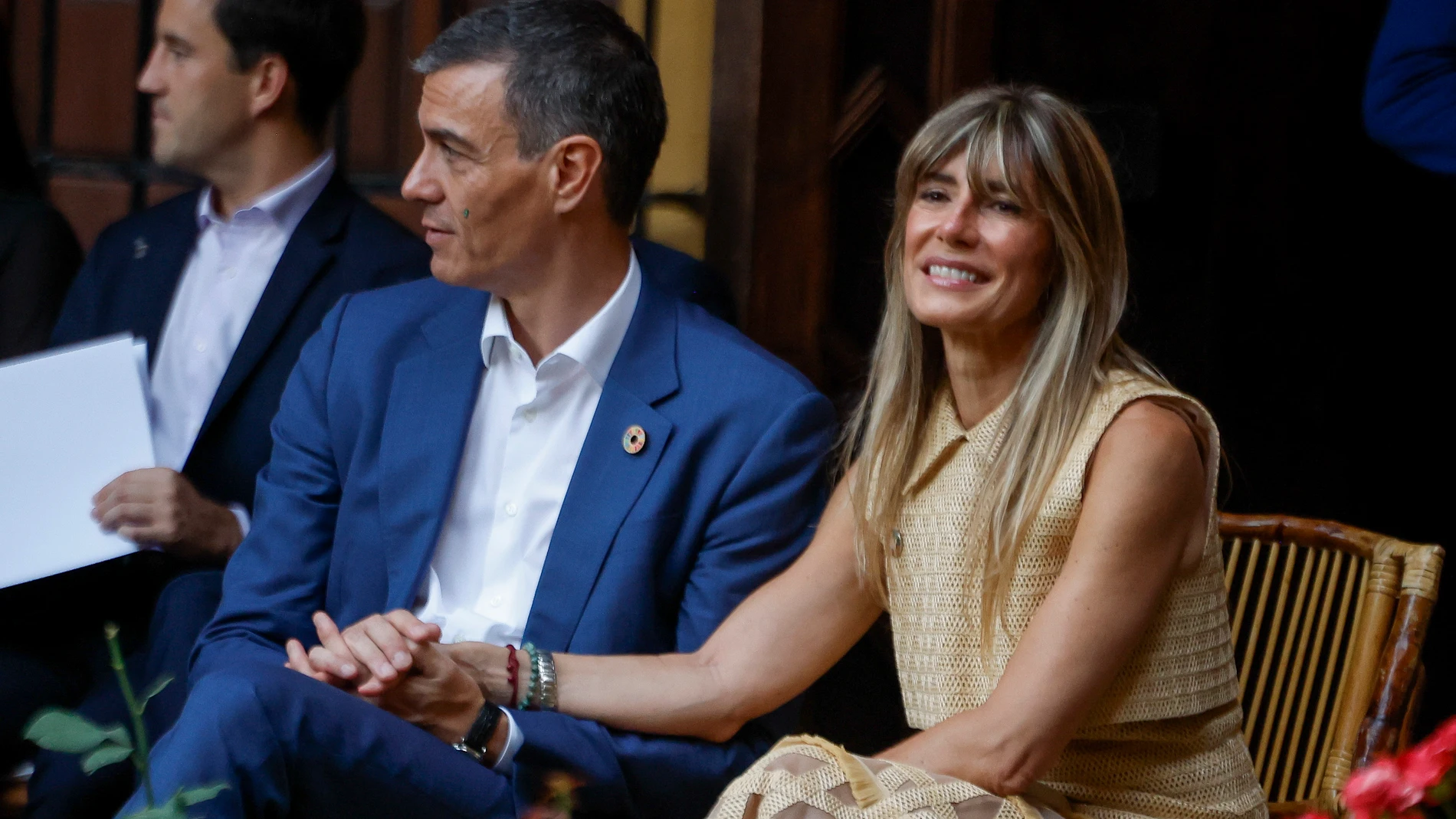 Juez envía a juicio a Begoña Gómez, y le retira el pasaporte