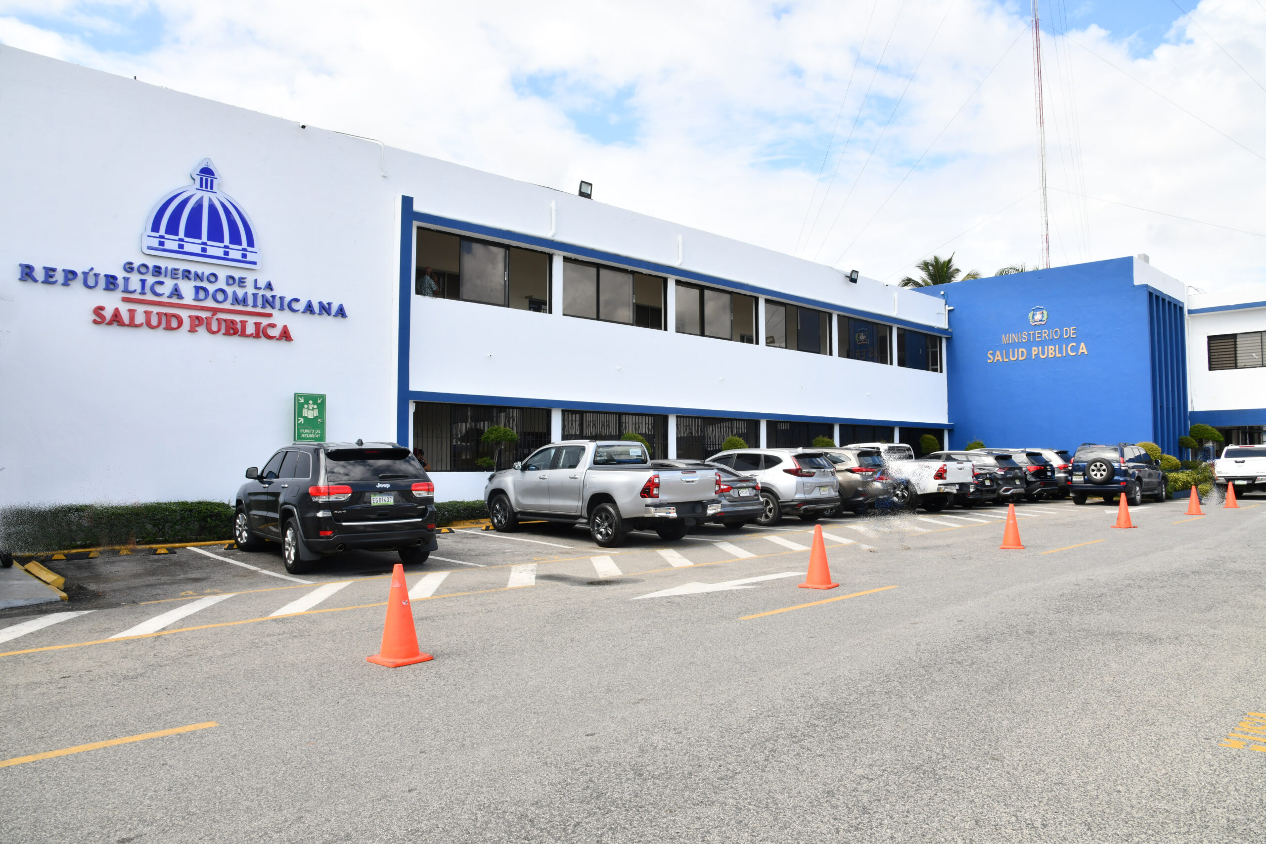 Muertes maternas y casos de dengue disminuyen en RD