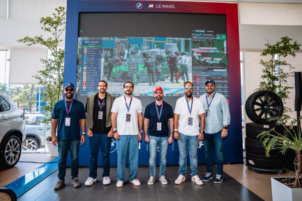 Miguel Trotmans, Fernando Luna, Giulio Pellicciones, Jacinto Howley, Simón Bolívar (Buda) y Miguel Estévez en experiencia Le mans.