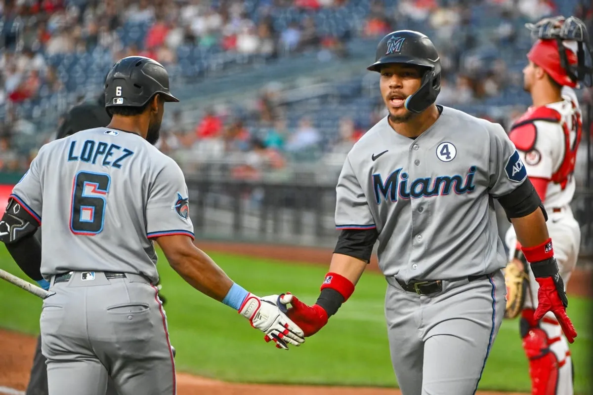 Heriberto Hernández da dos jonrones y Otto López uno y Marlins gana 7-3