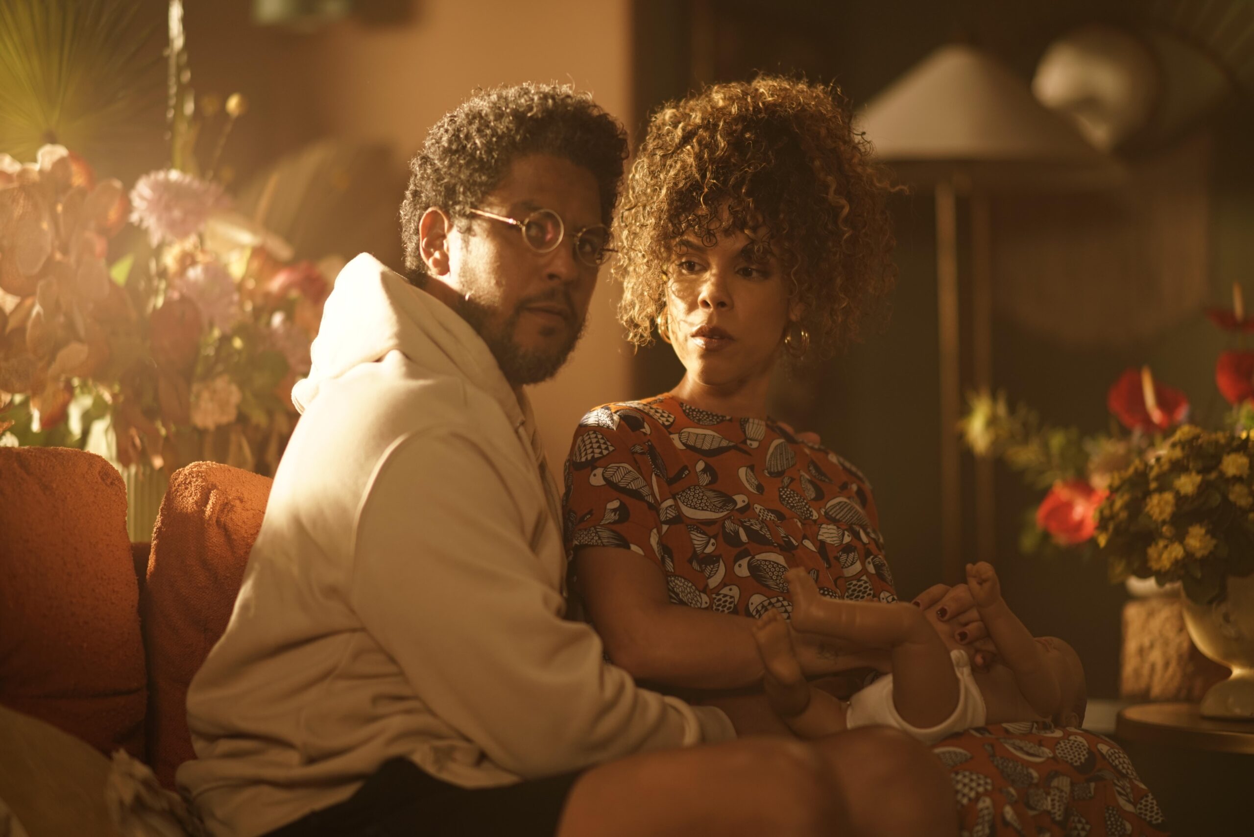 Escena de la película “La corta vida de las flores”