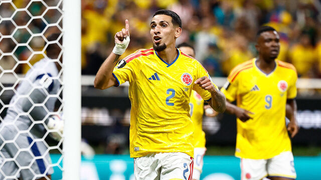 Daniel Muñoz ayudó a Colombia a superar la férrea defensa de Congo y avanzar a la fase eliminatoria del Mundial con una victoria por 1-0 el martes por la noche.