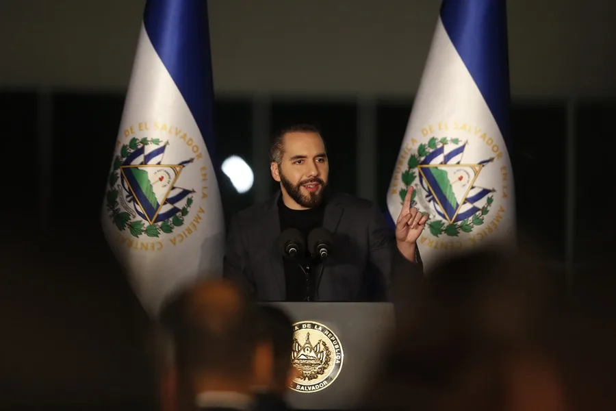 Fotografía de archivo del presidente de El Salvador, Nayib Bukele, durante un evento público en Antiguo Cuscatlán (El Salvador). EFE/ Rodrigo Sura.