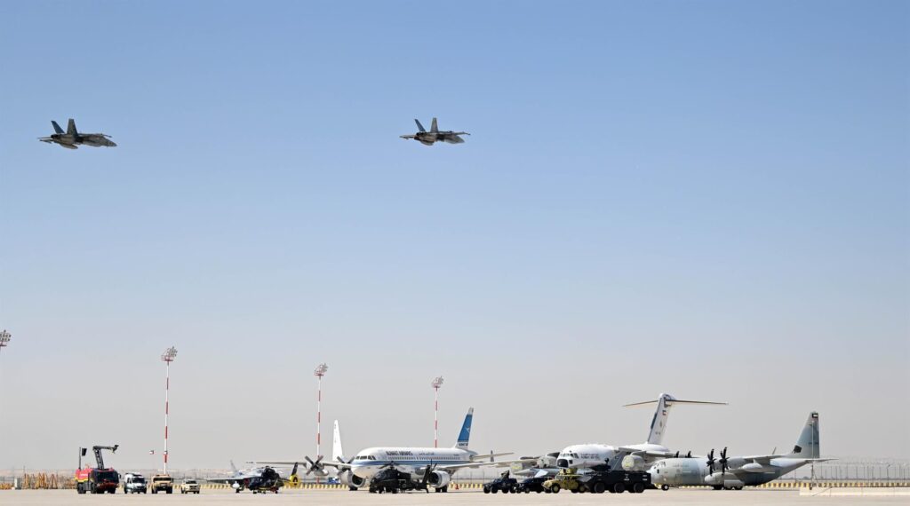 Irán ataca aeropuerto de Kuwait con drones: reportan 63 heridos y suspensión de vuelos