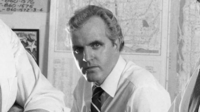 Actor James Handy muere apuñalado; hijo de su pareja es acusado del crimen